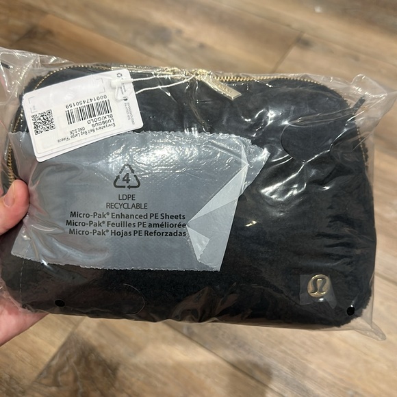 NWT Lululemon Black Fleece 2L Belt Bag with Gold Hardware, Sold Out!! 😍 - Picture 10 of 11